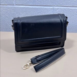 NWOT Elegant Black Leather Shoulder Bag​​